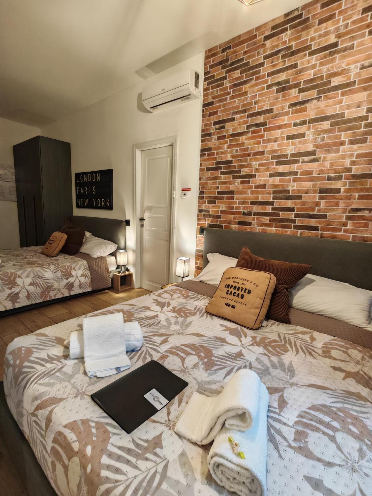 Mc Fly Rooms Malpensa Airport Gallarate Bagian luar foto